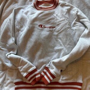 Champion Men's White and Red Crewneck Sweater